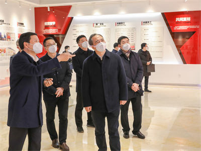 2023年1月，浙江省委常委、組織部長王成來紅獅集團調(diào)研企業(yè)黨建、“未來工廠”、人才建設等工作